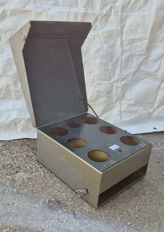 caja transporte maquinaria militar 20x34x46 1u